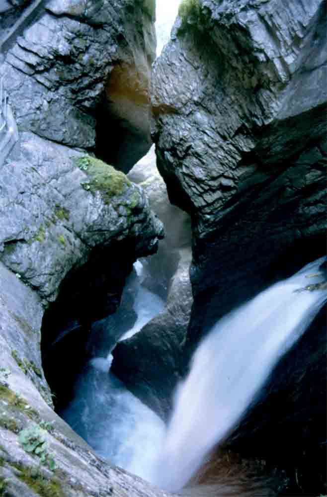 92 - Suiza - cataratas Trummelbach